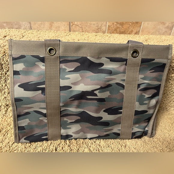 31 Wearable Large Utility Tote - Picture 2 of 2